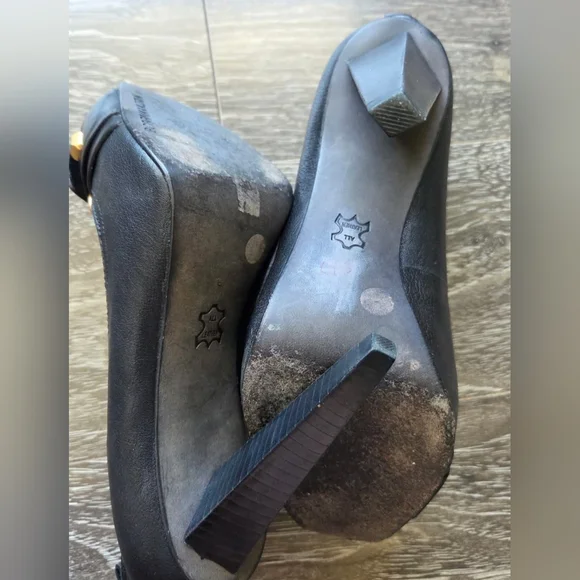 BCBGMaxAzria Heels In Size 6. - Picture 6 of 6